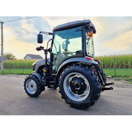 Трактор СКАУТ Т-504СRX з реверсом та заводською кабіною з опаленням, високі шини 12.4-28